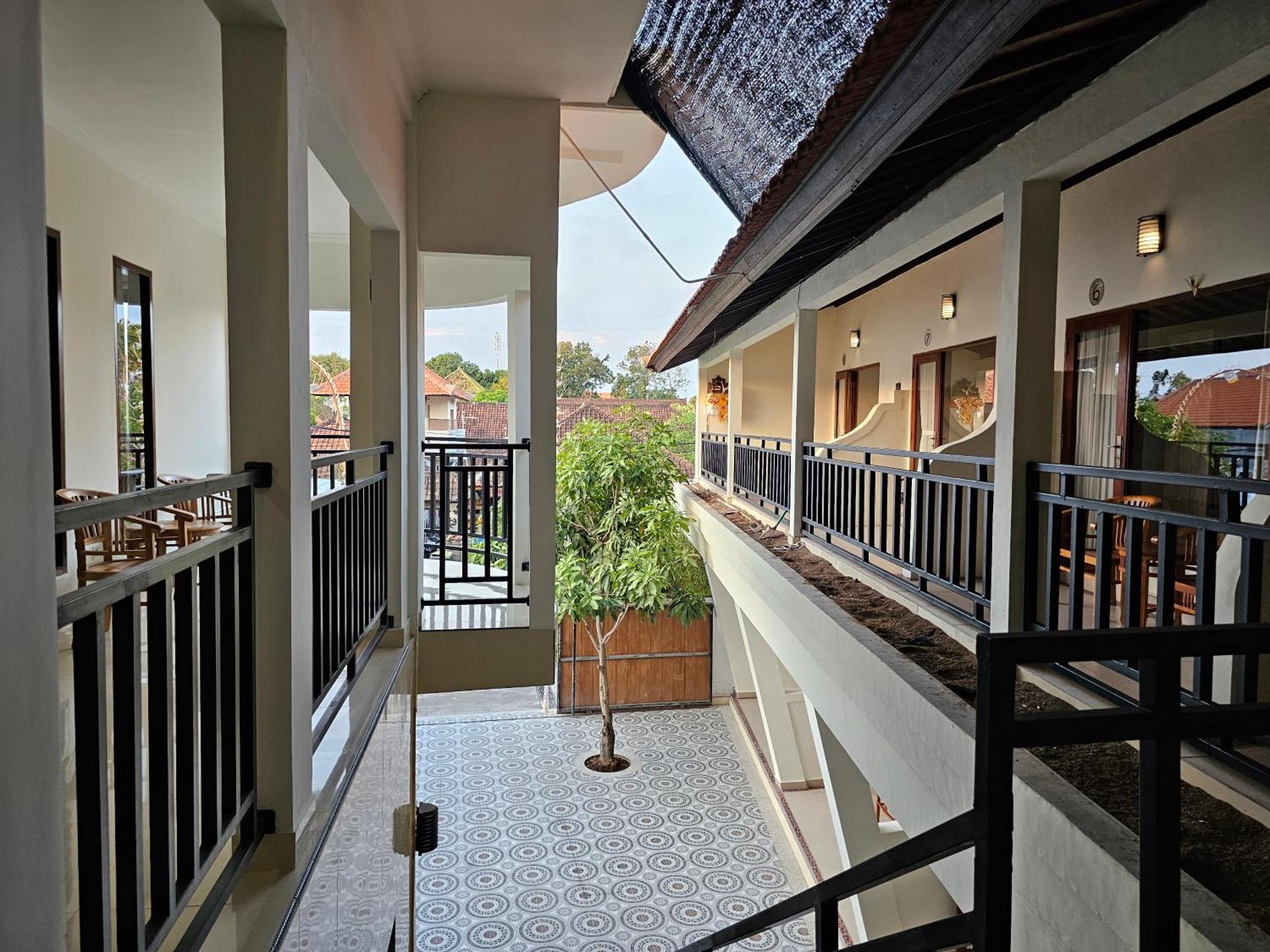 Tegalsari Homestay *